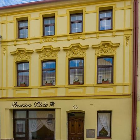 Penzion Ruze Benesov nad Ploucnici Zewnętrze zdjęcie