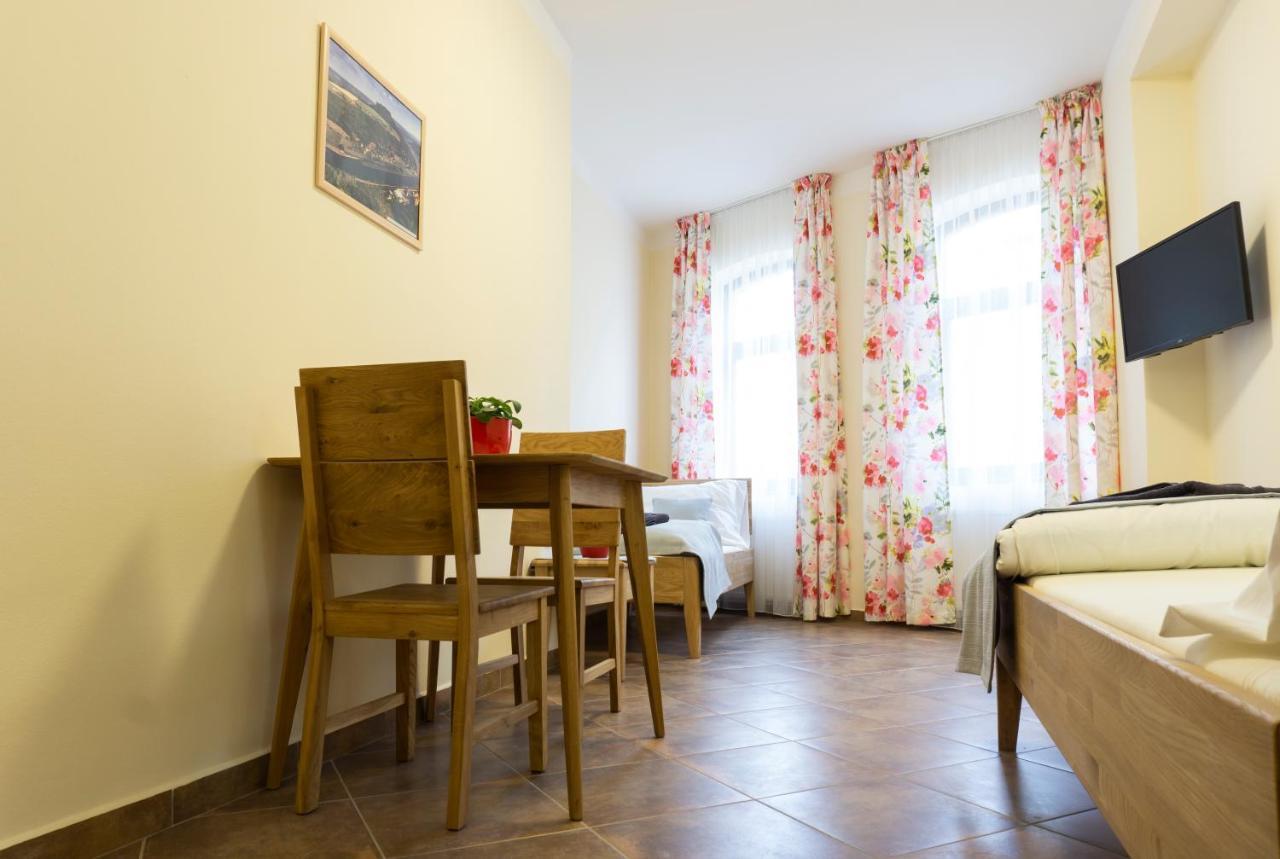 Penzion Ruze Benesov nad Ploucnici Zewnętrze zdjęcie