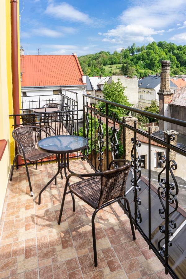 Penzion Ruze Benesov nad Ploucnici Zewnętrze zdjęcie